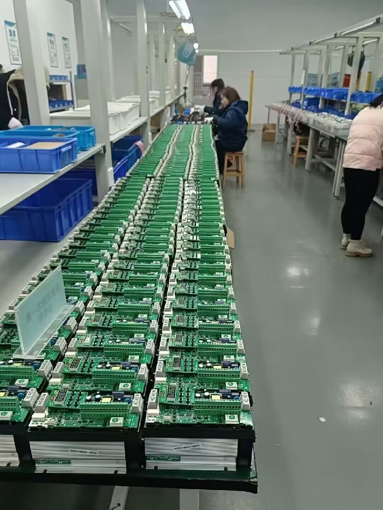 电力调解器在运行时最大电流逐步降低是为什么？