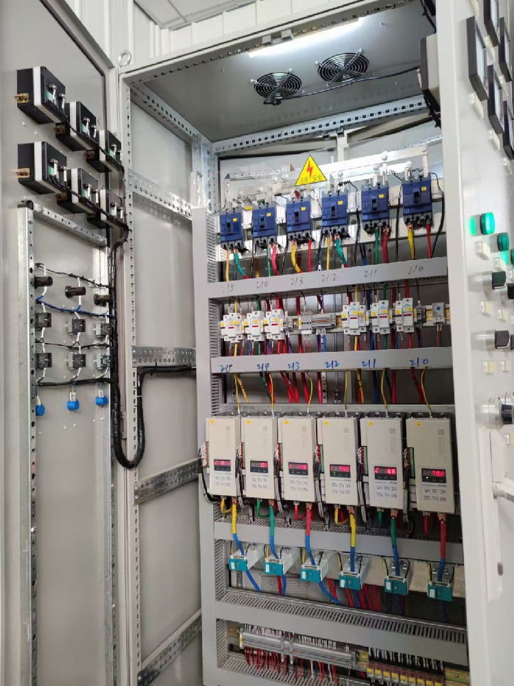 电力调解器的线性度怎样？在调理历程中，，，输出与输入是否坚持优异的线性关系？