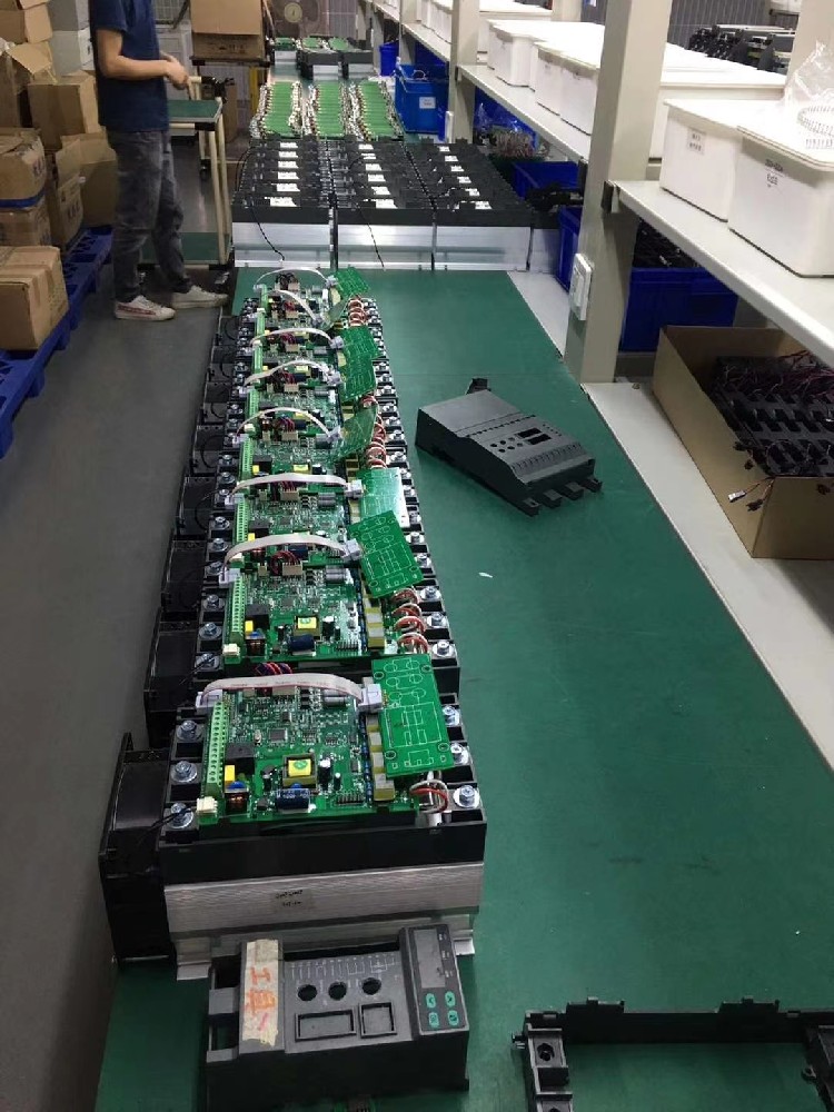 当电力调解器接入的电网保存三相不平衡时，会爆发什么效果及怎样解决？？