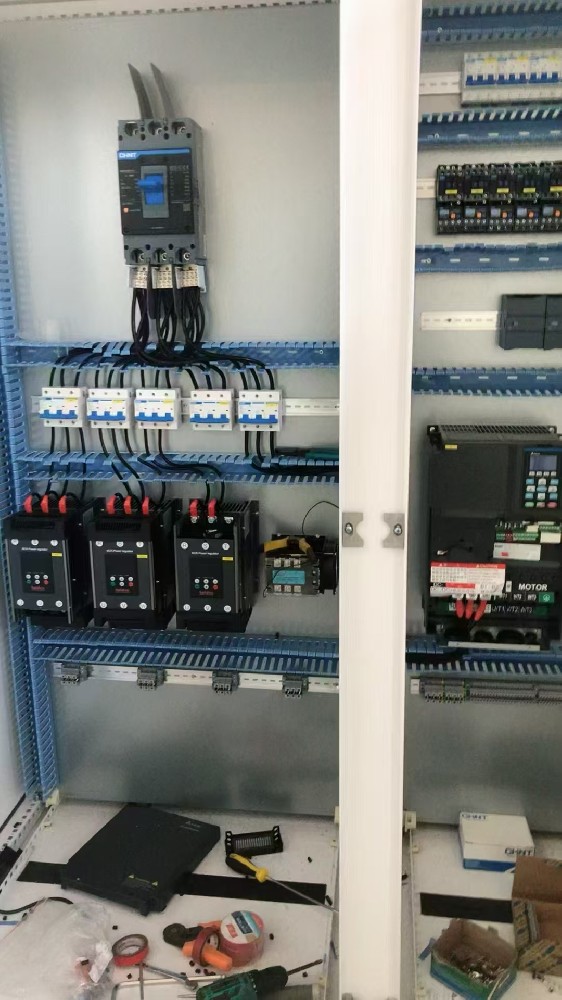 怎样通过电力调解器实现对漫衍式能源资源的聚合与有用使用？？