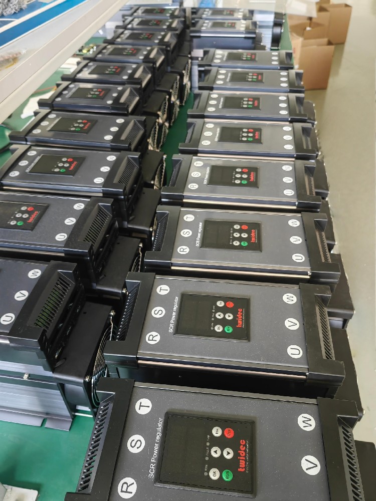 有没有步伐降低电力调解器运行时的噪音？？？